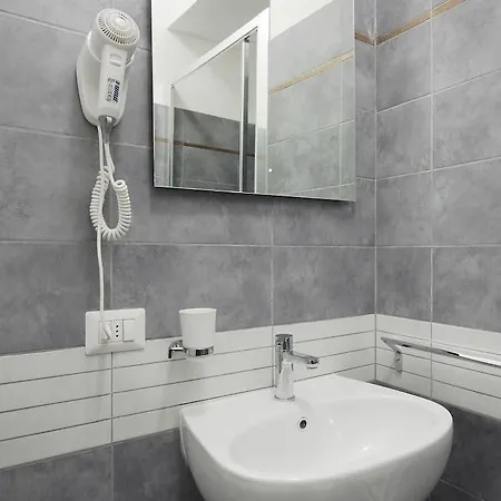 Homesuitehome 3*