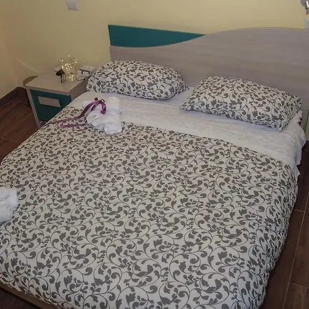Homesuitehome Πανσιόν