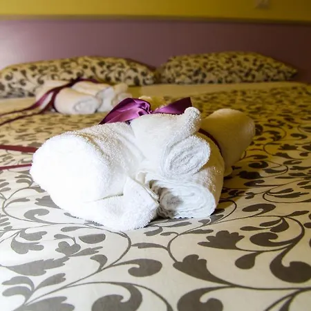 Homesuitehome 3*