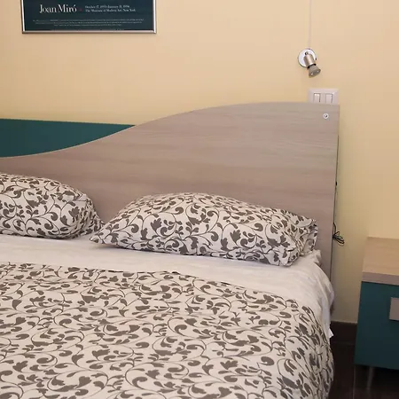 Guest house Homesuitehome 3*